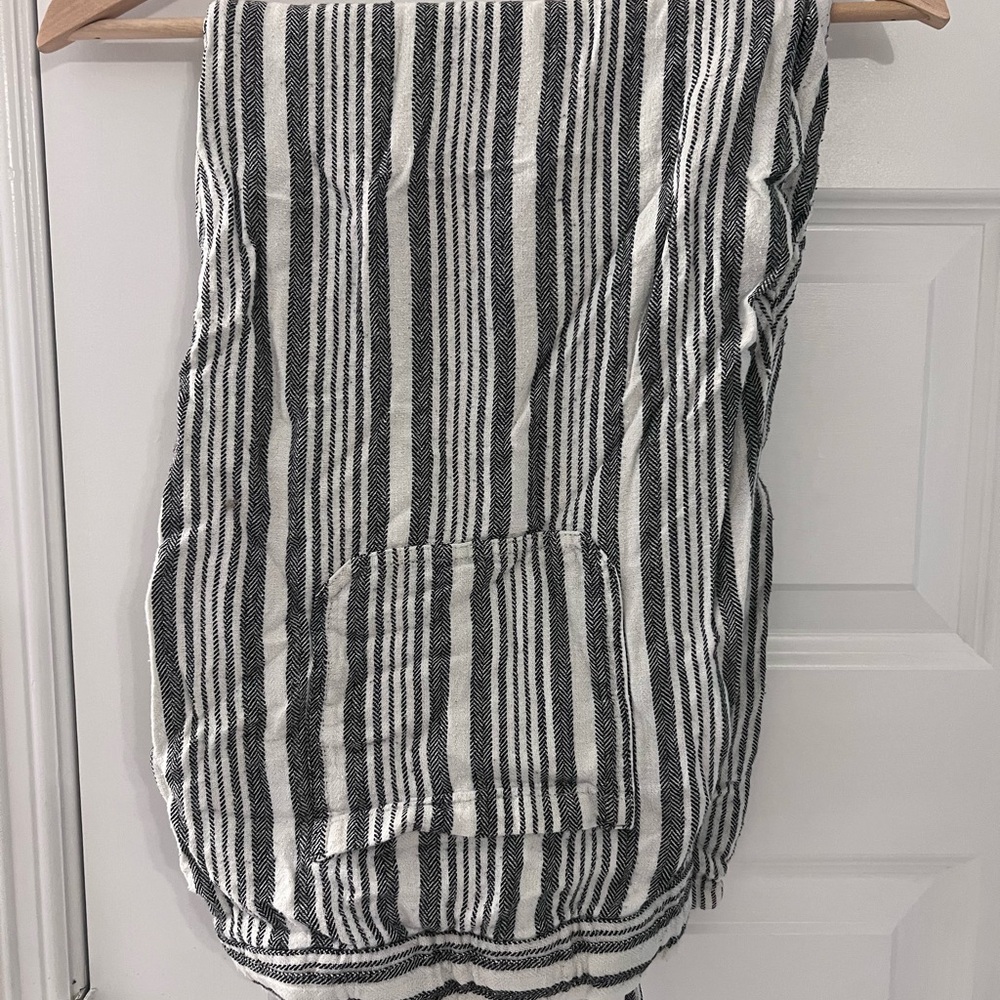 Old Navy charcoal and White Striped Linen pants.